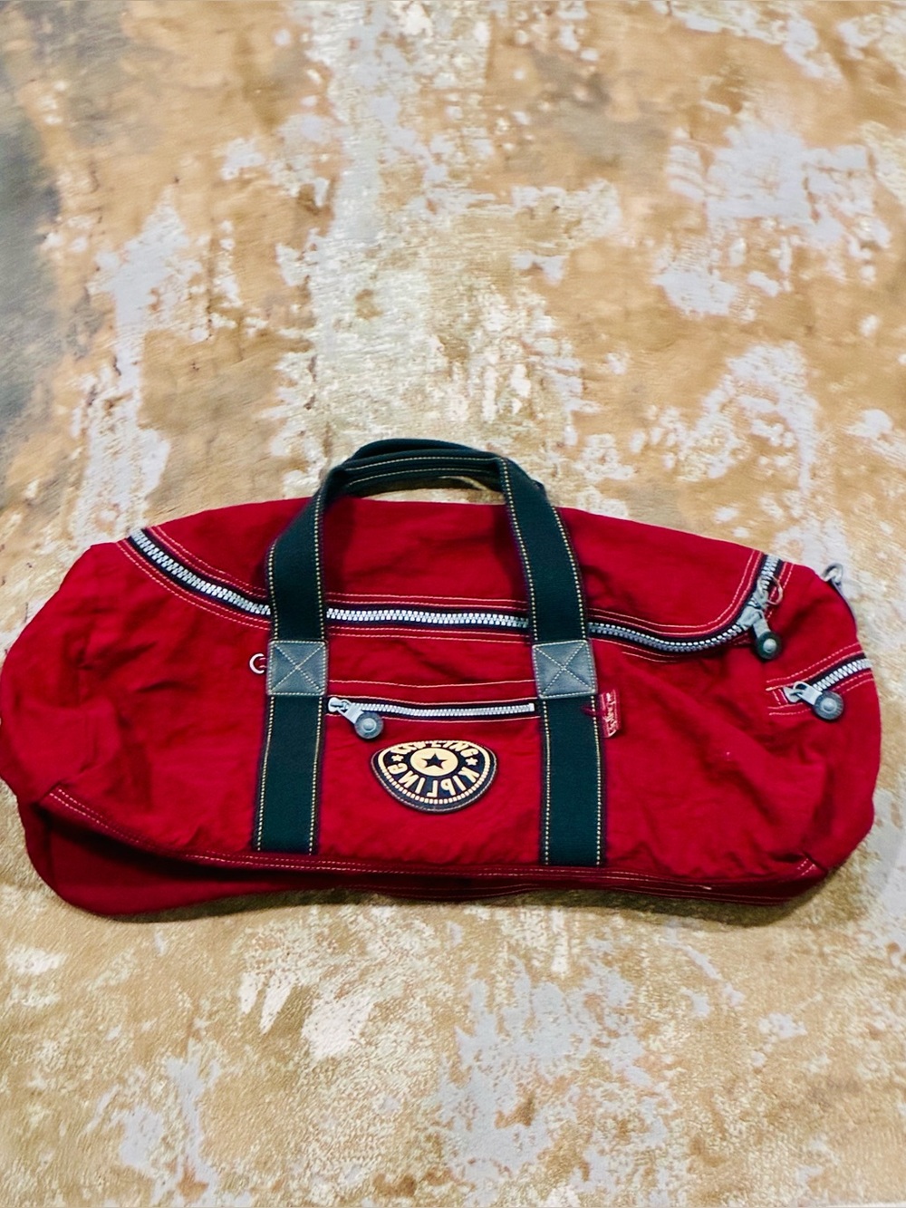 VINTAGE 90'S KIPLING DUFFLE BAG LUGGAGE RED WITH ZIPPERS